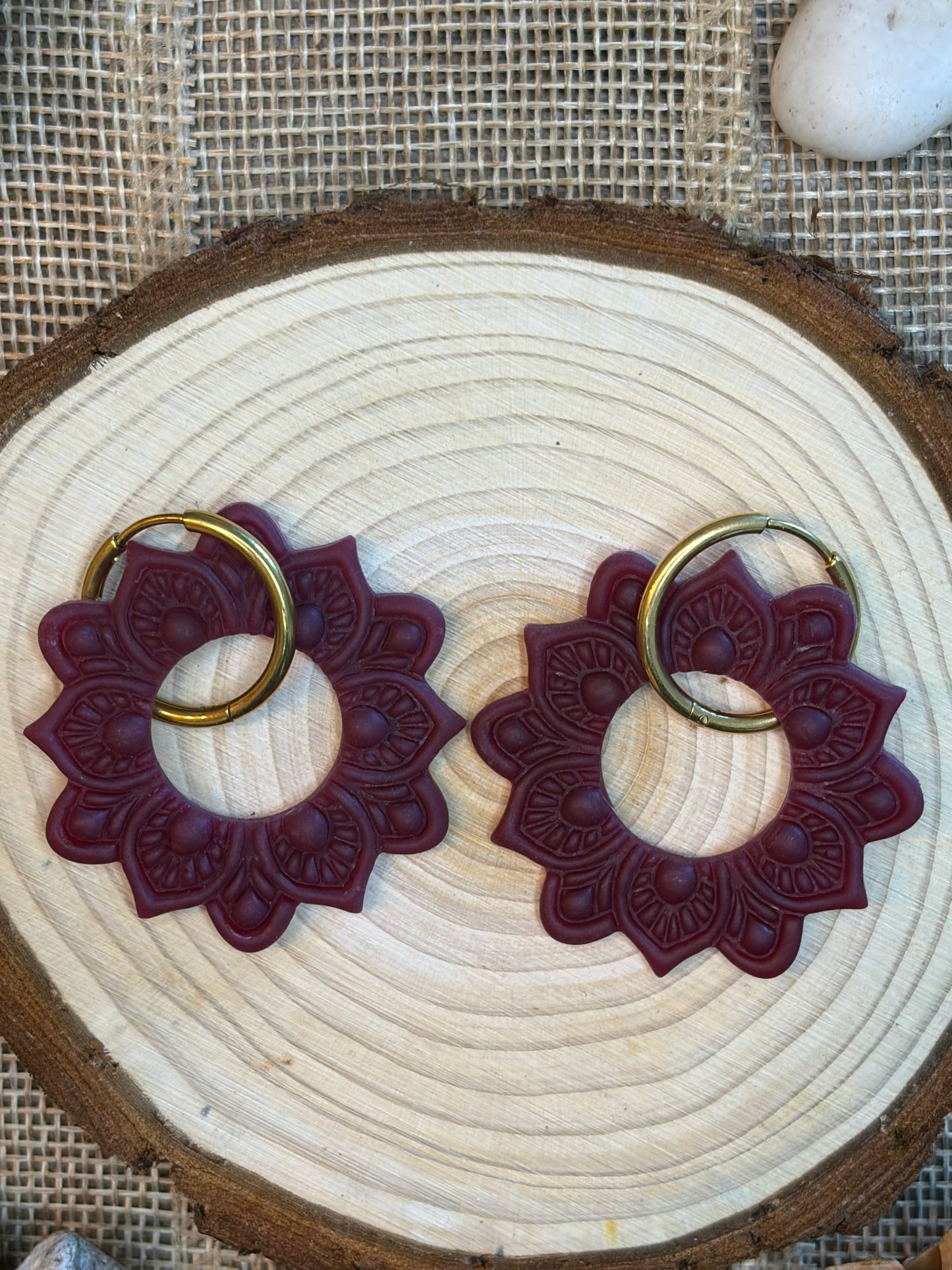 Pampille Navajos bordeaux translucide + créole dorée 20 mm